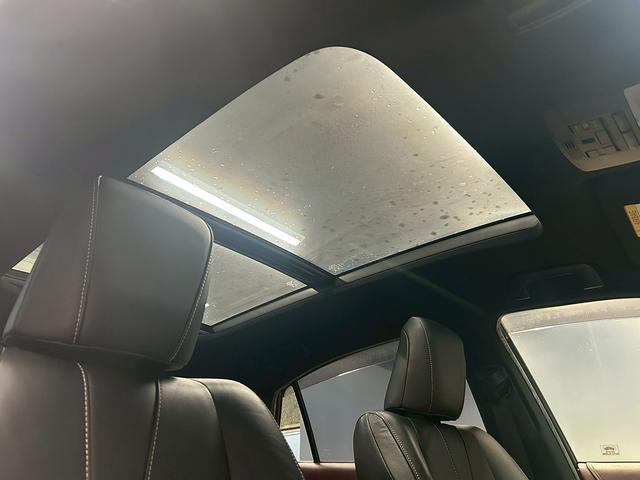 ハリアー プレミアム　アドバンスドパッケージ　（禁煙車）（サンルーフ）（モデリスタエアロ）（黒本革）（全周囲カメラ）（レーダークルーズ）（シートヒーター）（パワーシート）（シートメモリー）（ＬＥＤヘッドライト）（ＥＴＣ）（純正１８インチＡＷ）（6枚目）