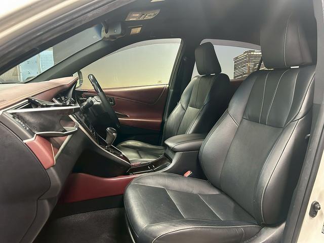 ハリアー プレミアム　アドバンスドパッケージ　（禁煙車）（サンルーフ）（モデリスタエアロ）（黒本革）（全周囲カメラ）（レーダークルーズ）（シートヒーター）（パワーシート）（シートメモリー）（ＬＥＤヘッドライト）（ＥＴＣ）（純正１８インチＡＷ）（52枚目）