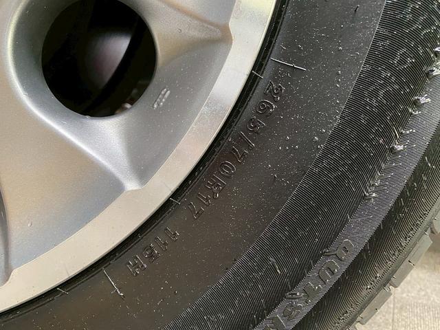 ＦＪクルーザー カラーパッケージ　（禁煙車）（４ＷＤ）（ルーフラック）（ケンウッドＳＤナビ）（バックカメラ）（フロントフォグ）（クルコン）（クリアランスソナー）（デフロック）（スマートキー）（ＥＴＣ）（ＬＤＷ）（純正１７インチＡＷ）（30枚目）