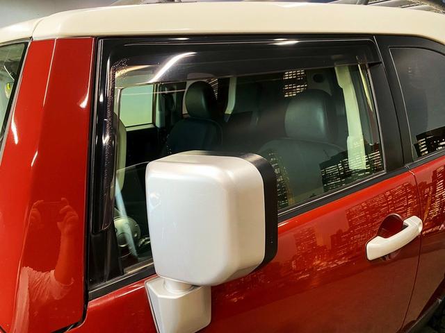 ＦＪクルーザー カラーパッケージ　（禁煙車）（４ＷＤ）（ルーフラック）（ケンウッドＳＤナビ）（バックカメラ）（フロントフォグ）（クルコン）（クリアランスソナー）（デフロック）（スマートキー）（ＥＴＣ）（ＬＤＷ）（純正１７インチＡＷ）（42枚目）