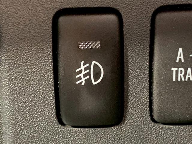 ＦＪクルーザー カラーパッケージ　（禁煙車）（４ＷＤ）（ルーフラック）（ケンウッドＳＤナビ）（バックカメラ）（フロントフォグ）（クルコン）（クリアランスソナー）（デフロック）（スマートキー）（ＥＴＣ）（ＬＤＷ）（純正１７インチＡＷ）（45枚目）