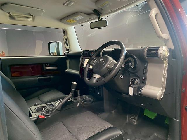 ＦＪクルーザー カラーパッケージ　（禁煙車）（４ＷＤ）（ルーフラック）（ケンウッドＳＤナビ）（バックカメラ）（フロントフォグ）（クルコン）（クリアランスソナー）（デフロック）（スマートキー）（ＥＴＣ）（ＬＤＷ）（純正１７インチＡＷ）（52枚目）