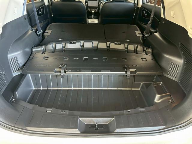 エクストレイル モード・プレミアｉ　ハイブリッド　（禁煙車）（４ＷＤ）（黒本革）（純正ＳＤナビ）（全周囲カメラ）（クリアランスソナー）（ＬＥＤヘッドライト）（フルフラット）（ダウンヒル）（シートヒーター）（アイドリングストップ）（純正１９インチＡＷ）（44枚目）