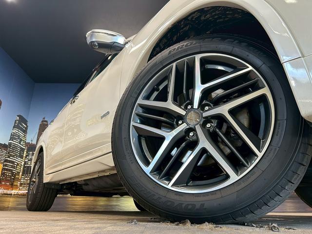 エクストレイル モード・プレミアｉ　ハイブリッド　（禁煙車）（４ＷＤ）（黒本革）（純正ＳＤナビ）（全周囲カメラ）（クリアランスソナー）（ＬＥＤヘッドライト）（フルフラット）（ダウンヒル）（シートヒーター）（アイドリングストップ）（純正１９インチＡＷ）（61枚目）