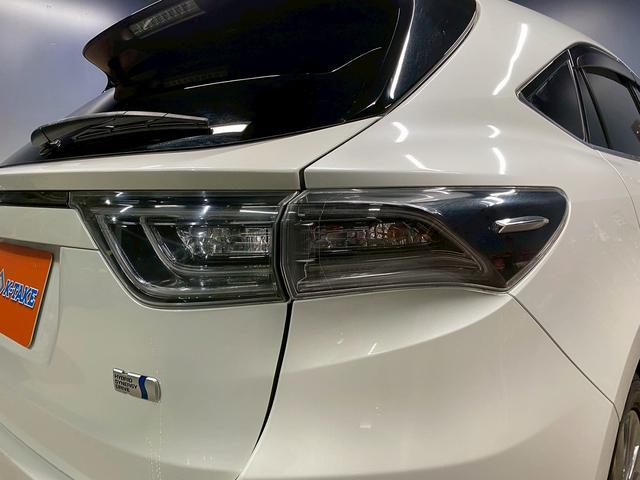 ハリアーハイブリッド プレミアム　（禁煙車）（４ＷＤ）（黒半革）（純正ＳＤナビ）（レーダークルーズコントロール）（バックカメラ）（パワーシート）（ＬＥＤヘッドライト）（クリアランスソナー）（フルフラット）（ＥＴＣ）（純正１８インチＡＷ（26枚目）