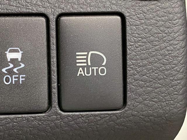 ハリアーハイブリッド プレミアム　（禁煙車）（４ＷＤ）（黒半革）（純正ＳＤナビ）（レーダークルーズコントロール）（バックカメラ）（パワーシート）（ＬＥＤヘッドライト）（クリアランスソナー）（フルフラット）（ＥＴＣ）（純正１８インチＡＷ（29枚目）