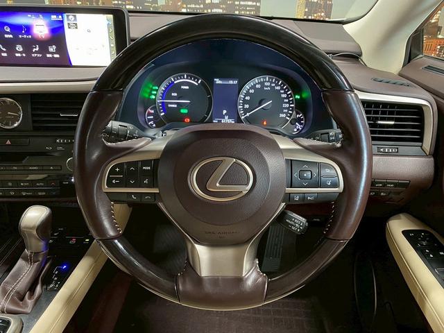ＲＸ ＲＸ４５０ｈＬ　（禁煙車）（３列７人乗）（ベージュ本革）（リアエンターテイメント）（シートヒーター＆Ａ／Ｃ）（レーダークルーズ）（パワーバックドア）（ＨＵＤ）（三眼ＬＥＤヘッド）（ＥＴＣ）（純正２０インチＡＷ）（29枚目）