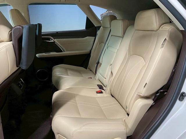 ＲＸ ＲＸ４５０ｈＬ　（禁煙車）（３列７人乗）（ベージュ本革）（リアエンターテイメント）（シートヒーター＆Ａ／Ｃ）（レーダークルーズ）（パワーバックドア）（ＨＵＤ）（三眼ＬＥＤヘッド）（ＥＴＣ）（純正２０インチＡＷ）（51枚目）