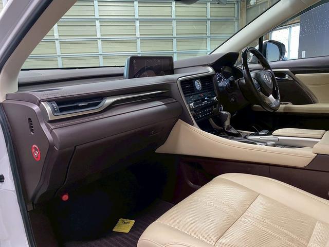 ＲＸ ＲＸ４５０ｈＬ　（禁煙車）（３列７人乗）（ベージュ本革）（リアエンターテイメント）（シートヒーター＆Ａ／Ｃ）（レーダークルーズ）（パワーバックドア）（ＨＵＤ）（三眼ＬＥＤヘッド）（ＥＴＣ）（純正２０インチＡＷ）（52枚目）
