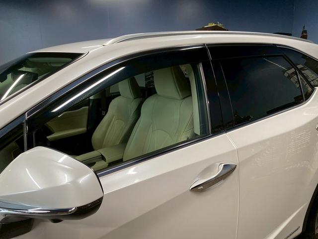ＲＸ ＲＸ４５０ｈＬ　（禁煙車）（３列７人乗）（ベージュ本革）（リアエンターテイメント）（シートヒーター＆Ａ／Ｃ）（レーダークルーズ）（パワーバックドア）（ＨＵＤ）（三眼ＬＥＤヘッド）（ＥＴＣ）（純正２０インチＡＷ）（54枚目）