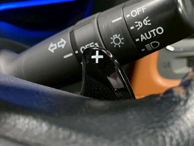 ヴェゼル ハイブリッドＺ　（禁煙車）（純正ナビ）（バックモニター）（クルコン）（パドルシフト）（スマートキー＆プッシュスタート）（シートヒーター）（電動サイドブレーキ）（ブレーキホールド）（ＥＴＣ）（純正１７インチＡＷ）（9枚目）