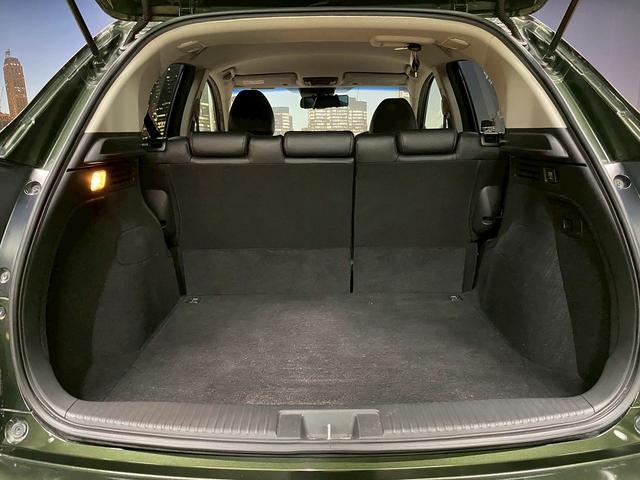 ヴェゼル ハイブリッドＺ　（禁煙車）（純正ナビ）（バックモニター）（クルコン）（パドルシフト）（スマートキー＆プッシュスタート）（シートヒーター）（電動サイドブレーキ）（ブレーキホールド）（ＥＴＣ）（純正１７インチＡＷ）（13枚目）