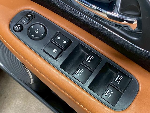 ヴェゼル ハイブリッドＺ　（禁煙車）（純正ナビ）（バックモニター）（クルコン）（パドルシフト）（スマートキー＆プッシュスタート）（シートヒーター）（電動サイドブレーキ）（ブレーキホールド）（ＥＴＣ）（純正１７インチＡＷ）（40枚目）