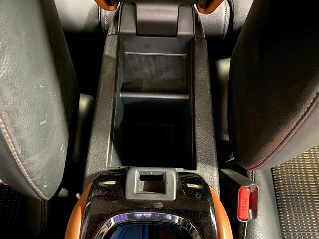 ヴェゼル ハイブリッドＺ　（禁煙車）（純正ナビ）（バックモニター）（クルコン）（パドルシフト）（スマートキー＆プッシュスタート）（シートヒーター）（電動サイドブレーキ）（ブレーキホールド）（ＥＴＣ）（純正１７インチＡＷ）（42枚目）