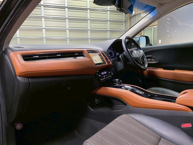 ヴェゼル ハイブリッドＺ　（禁煙車）（純正ナビ）（バックモニター）（クルコン）（パドルシフト）（スマートキー＆プッシュスタート）（シートヒーター）（電動サイドブレーキ）（ブレーキホールド）（ＥＴＣ）（純正１７インチＡＷ）（48枚目）