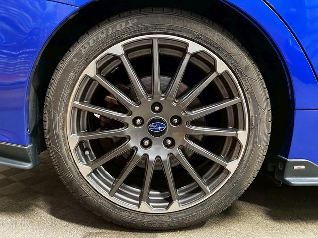 レヴォーグ ２．０ＳＴＩスポーツアイサイト　（禁煙車）（サンルーフ）（柿本マフラー）（フルエアロ）（赤本革）（ターボ）（純正ＳＤナビ）（レーダークルーズ）（パドルシフト）（パワーシート）（シートヒーター）（シートメモリー）（純正１８インチＡＷ）（43枚目）
