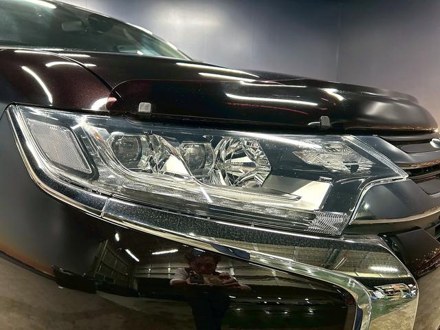 アウトランダーＰＨＥＶ Ｇプレミアムパッケージ　（禁煙車）（後期型）（黒本革シート）（４ＷＤ）（ロックフォードプレミアムスピーカー）（レーダークルーズ）（アラウンドビューモニター）（パワーバックドア）（パドルシフト）（ＥＴＣ）（純正１８インチＡＷ）（18枚目）