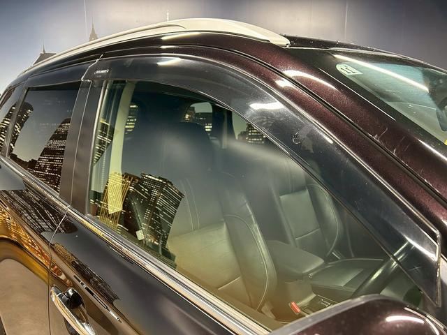 アウトランダーＰＨＥＶ Ｇプレミアムパッケージ　（禁煙車）（後期型）（黒本革シート）（４ＷＤ）（ロックフォードプレミアムスピーカー）（レーダークルーズ）（アラウンドビューモニター）（パワーバックドア）（パドルシフト）（ＥＴＣ）（純正１８インチＡＷ）（60枚目）
