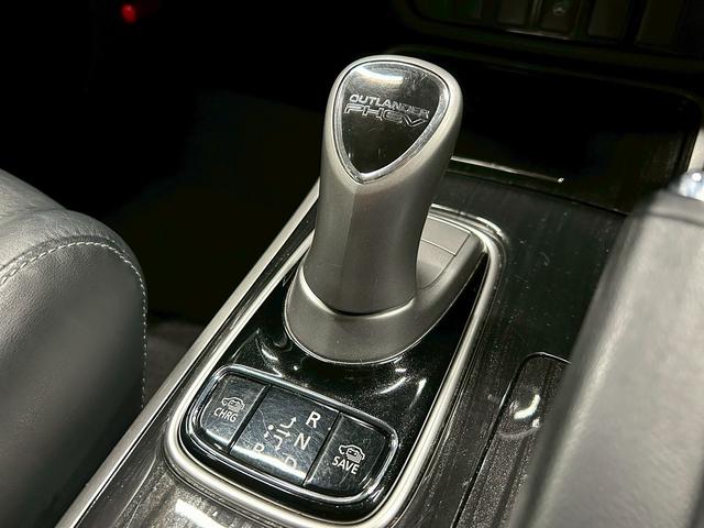 アウトランダーＰＨＥＶ Ｇプレミアムパッケージ　（禁煙車）（後期型）（黒本革シート）（４ＷＤ）（ロックフォードプレミアムスピーカー）（レーダークルーズ）（アラウンドビューモニター）（パワーバックドア）（パドルシフト）（ＥＴＣ）（純正１８インチＡＷ）（64枚目）