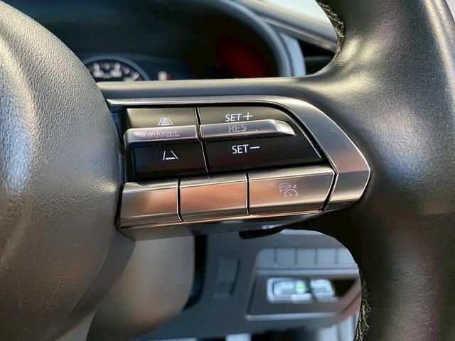ＭＡＺＤＡ３ファストバック ＸＤプロアクティブ　Ｉ－アクティブセンス（禁煙車）（４ＷＤ）（ＢＯＳＥサウンド）（レーダークルーズ）（メーカーＳＤナビ）（ＣａｒＰｌａｙ対応）（フルフラット）（クリアランスソナー）（ＥＴＣ）（純正１８インチＡＷ）（9枚目）