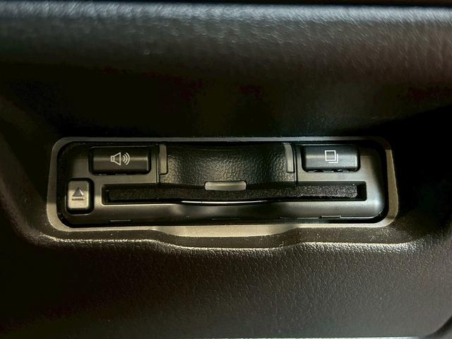 ＭＡＺＤＡ３ファストバック ＸＤプロアクティブ　Ｉ－アクティブセンス（禁煙車）（４ＷＤ）（ＢＯＳＥサウンド）（レーダークルーズ）（メーカーＳＤナビ）（ＣａｒＰｌａｙ対応）（フルフラット）（クリアランスソナー）（ＥＴＣ）（純正１８インチＡＷ）（12枚目）