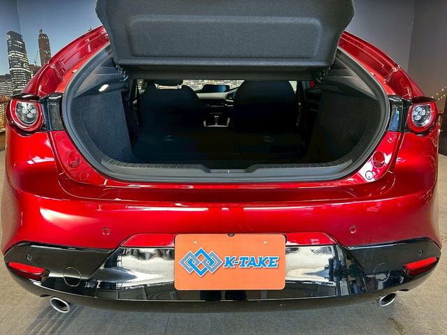 ＭＡＺＤＡ３ファストバック ＸＤプロアクティブ　Ｉ－アクティブセンス（禁煙車）（４ＷＤ）（ＢＯＳＥサウンド）（レーダークルーズ）（メーカーＳＤナビ）（ＣａｒＰｌａｙ対応）（フルフラット）（クリアランスソナー）（ＥＴＣ）（純正１８インチＡＷ）（15枚目）