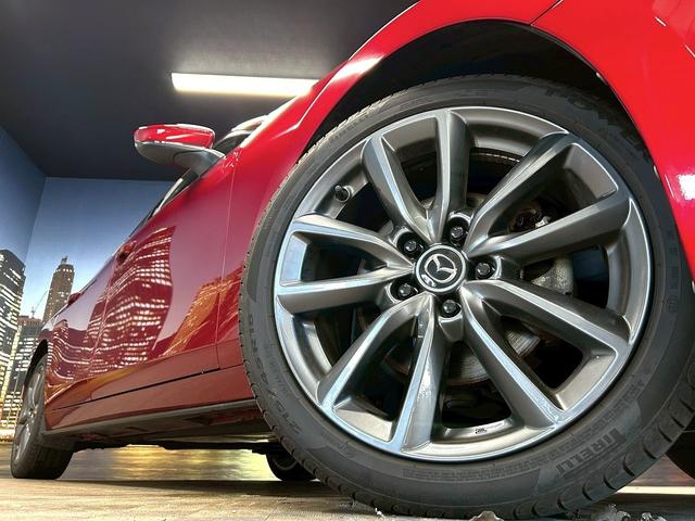 ＭＡＺＤＡ３ファストバック ＸＤプロアクティブ　Ｉ－アクティブセンス（禁煙車）（４ＷＤ）（ＢＯＳＥサウンド）（レーダークルーズ）（メーカーＳＤナビ）（ＣａｒＰｌａｙ対応）（フルフラット）（クリアランスソナー）（ＥＴＣ）（純正１８インチＡＷ）（18枚目）