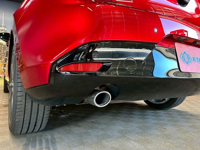 ＭＡＺＤＡ３ファストバック ＸＤプロアクティブ　Ｉ－アクティブセンス（禁煙車）（４ＷＤ）（ＢＯＳＥサウンド）（レーダークルーズ）（メーカーＳＤナビ）（ＣａｒＰｌａｙ対応）（フルフラット）（クリアランスソナー）（ＥＴＣ）（純正１８インチＡＷ）（33枚目）