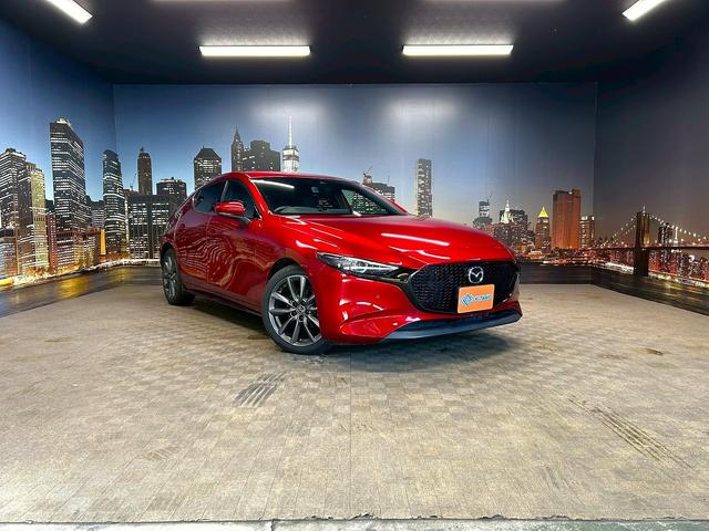 ＭＡＺＤＡ３ファストバック ＸＤプロアクティブ　Ｉ－アクティブセンス（禁煙車）（４ＷＤ）（ＢＯＳＥサウンド）（レーダークルーズ）（メーカーＳＤナビ）（ＣａｒＰｌａｙ対応）（フルフラット）（クリアランスソナー）（ＥＴＣ）（純正１８インチＡＷ）（42枚目）