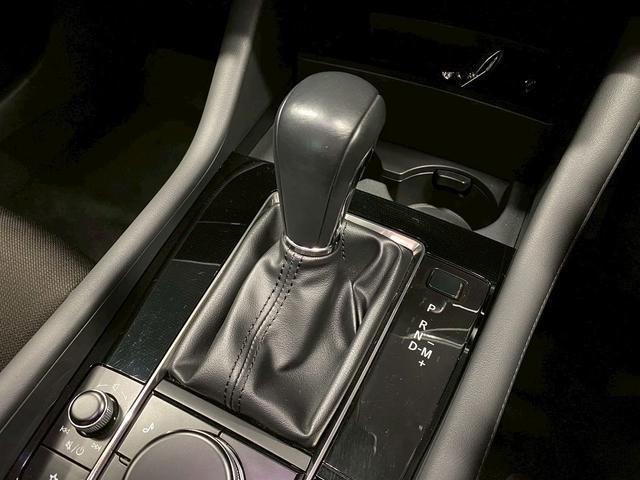 ＭＡＺＤＡ３ファストバック ＸＤプロアクティブ　Ｉ－アクティブセンス（禁煙車）（４ＷＤ）（ＢＯＳＥサウンド）（レーダークルーズ）（メーカーＳＤナビ）（ＣａｒＰｌａｙ対応）（フルフラット）（クリアランスソナー）（ＥＴＣ）（純正１８インチＡＷ）（49枚目）