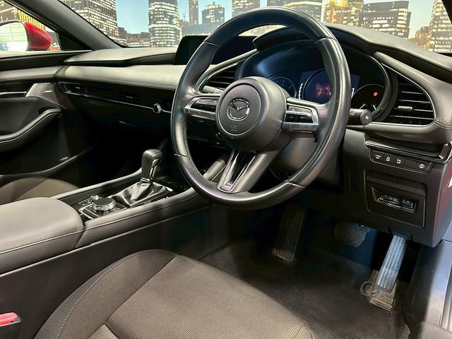 ＭＡＺＤＡ３ファストバック ＸＤプロアクティブ　Ｉ－アクティブセンス（禁煙車）（４ＷＤ）（ＢＯＳＥサウンド）（レーダークルーズ）（メーカーＳＤナビ）（ＣａｒＰｌａｙ対応）（フルフラット）（クリアランスソナー）（ＥＴＣ）（純正１８インチＡＷ）（52枚目）