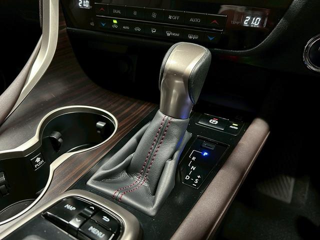 ＲＸ ＲＸ４５０ｈ　バージョンＬ　（禁煙車）（ＬＥＸＵＳセーフティシステム）（茶本革シート）（パワーバックドア）（レーダークルーズ）（シートヒーター＆Ａ／Ｃ）（アラウンドビューモニター）（フルフラット）（ＥＴＣ）（純正２０インチＡＷ）（27枚目）