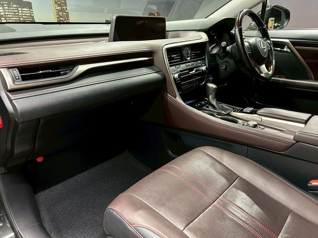ＲＸ ＲＸ４５０ｈ　バージョンＬ　（禁煙車）（ＬＥＸＵＳセーフティシステム）（茶本革シート）（パワーバックドア）（レーダークルーズ）（シートヒーター＆Ａ／Ｃ）（アラウンドビューモニター）（フルフラット）（ＥＴＣ）（純正２０インチＡＷ）（43枚目）