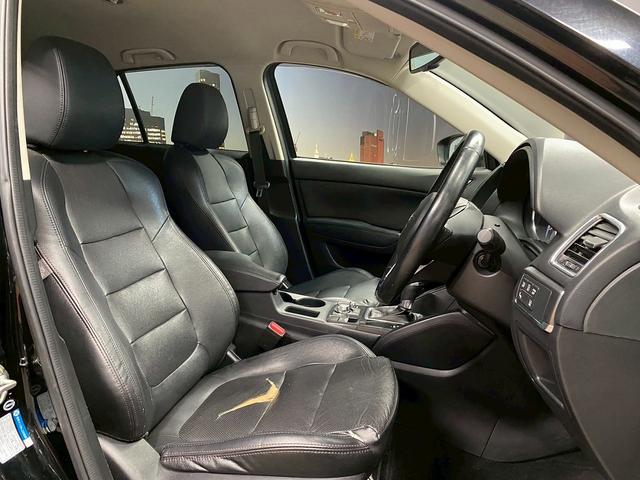 ＣＸ－５ ＸＤ　Ｌパッケージ　（禁煙車）（後期型）（メーカーＳＤナビ）（黒本革）（バック＆サイドカメラ）（レーダークルーズコントロール）（ＬＥＤヘッドライト）（パワーシート）（ＢＯＳＥスピーカー）（ＥＴＣ）（純正１９インチＡＷ）（16枚目）