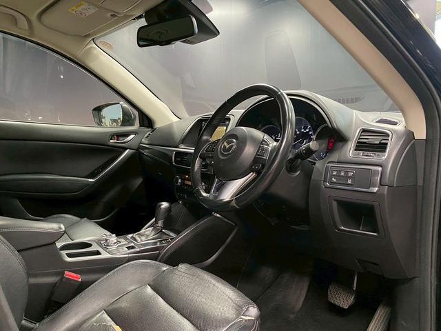 ＣＸ－５ ＸＤ　Ｌパッケージ　（禁煙車）（後期型）（メーカーＳＤナビ）（黒本革）（バック＆サイドカメラ）（レーダークルーズコントロール）（ＬＥＤヘッドライト）（パワーシート）（ＢＯＳＥスピーカー）（ＥＴＣ）（純正１９インチＡＷ）（34枚目）