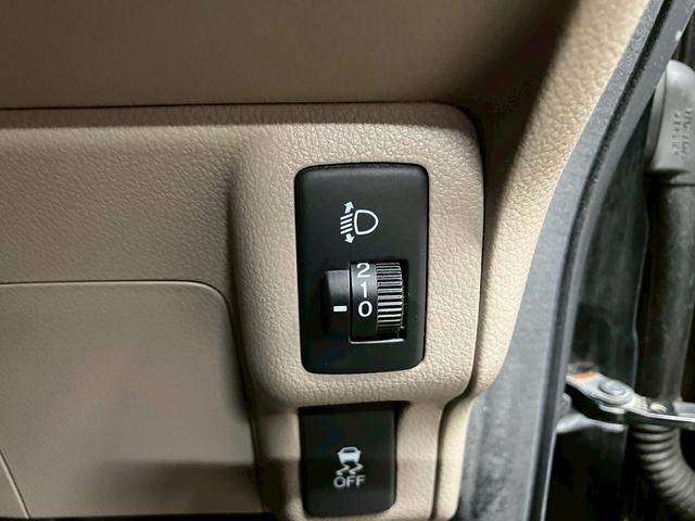 N-BOX G (禁煙車)(両側スライドドア)(カロッツェリア製SDナビ)(チップアップシート)(バックカメラ)(スマートキー&プッシュスタート)(電動格納ミラー)(ABS)(純正13インチSW)(41枚目)