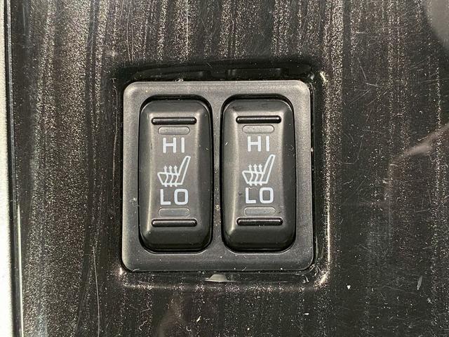 アウトランダーPHEV Gナビパッケージ (禁煙車)(後期型)(4WD)(黒半革)(純正SDナビ)(バックカメラ)(LEDヘッドライト)(クリアランスソナー)(パドルシフト)(パワーシート)(シートヒーター)(ETC)(純正18インチAW)(14枚目)