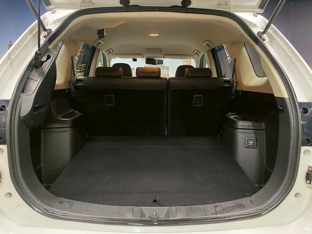 アウトランダーPHEV Gナビパッケージ (禁煙車)(後期型)(4WD)(黒半革)(純正SDナビ)(バックカメラ)(LEDヘッドライト)(クリアランスソナー)(パドルシフト)(パワーシート)(シートヒーター)(ETC)(純正18インチAW)(15枚目)