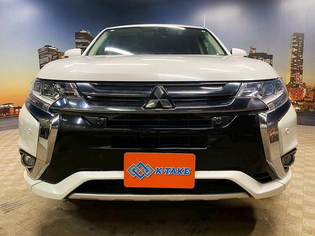 アウトランダーPHEV Gナビパッケージ (禁煙車)(後期型)(4WD)(黒半革)(純正SDナビ)(バックカメラ)(LEDヘッドライト)(クリアランスソナー)(パドルシフト)(パワーシート)(シートヒーター)(ETC)(純正18インチAW)(22枚目)