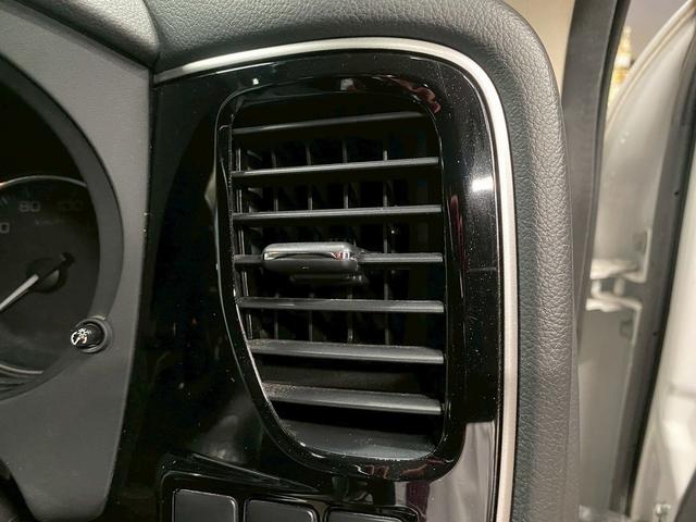 アウトランダーPHEV Gナビパッケージ (禁煙車)(後期型)(4WD)(黒半革)(純正SDナビ)(バックカメラ)(LEDヘッドライト)(クリアランスソナー)(パドルシフト)(パワーシート)(シートヒーター)(ETC)(純正18インチAW)(38枚目)