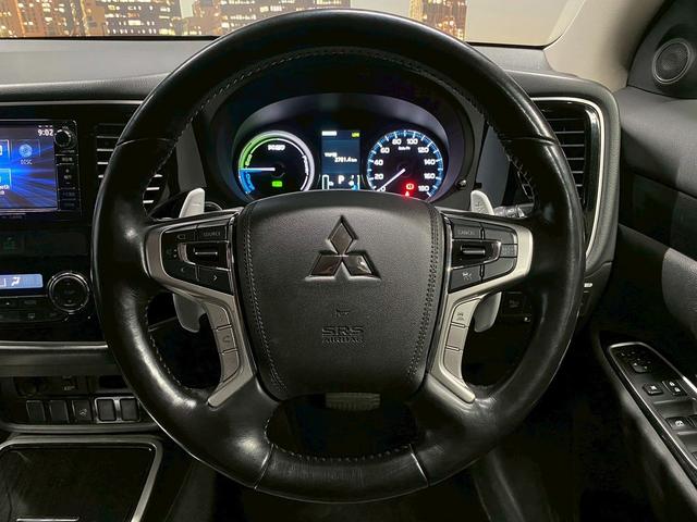 アウトランダーPHEV Gナビパッケージ (禁煙車)(後期型)(4WD)(黒半革)(純正SDナビ)(バックカメラ)(LEDヘッドライト)(クリアランスソナー)(パドルシフト)(パワーシート)(シートヒーター)(ETC)(純正18インチAW)(47枚目)