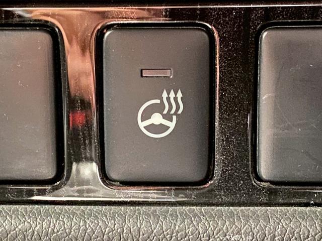 アウトランダーPHEV Gナビパッケージ (禁煙車)(後期型)(4WD)(黒半革)(純正SDナビ)(バックカメラ)(LEDヘッドライト)(クリアランスソナー)(パドルシフト)(パワーシート)(シートヒーター)(ETC)(純正18インチAW)(62枚目)