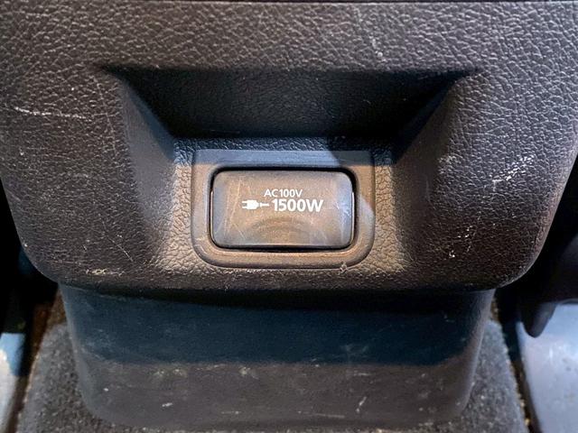 アウトランダーPHEV Gナビパッケージ (禁煙車)(後期型)(4WD)(黒半革)(純正SDナビ)(バックカメラ)(LEDヘッドライト)(クリアランスソナー)(パドルシフト)(パワーシート)(シートヒーター)(ETC)(純正18インチAW)(80枚目)