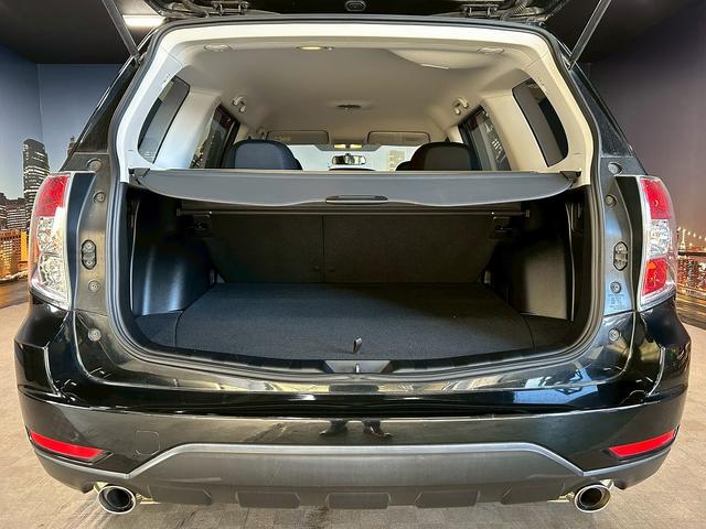 フォレスター 2.0XT (禁煙車)(5速MT)(タイミングベルト交換済み)(4WD)(クルコン)(HIDヘッドライト)(パワーシート)(フルフラット)(シートヒーター)(フロント&リアフォグランプ)(純正17インチAW)(11枚目)