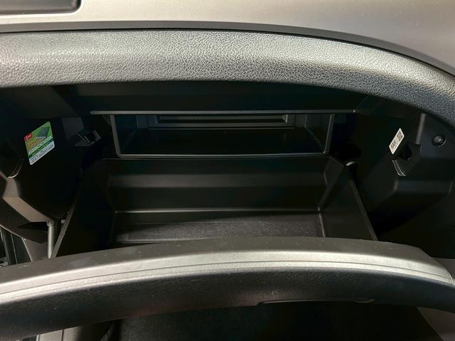 フォレスター 2.0XT (禁煙車)(5速MT)(タイミングベルト交換済み)(4WD)(クルコン)(HIDヘッドライト)(パワーシート)(フルフラット)(シートヒーター)(フロント&リアフォグランプ)(純正17インチAW)(30枚目)