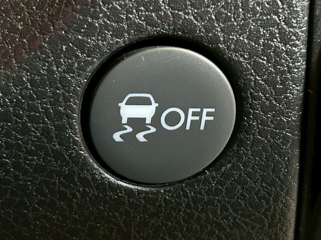 フォレスター 2.0XT (禁煙車)(5速MT)(タイミングベルト交換済み)(4WD)(クルコン)(HIDヘッドライト)(パワーシート)(フルフラット)(シートヒーター)(フロント&リアフォグランプ)(純正17インチAW)(31枚目)