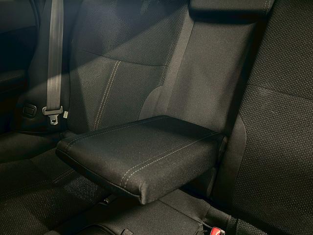 フォレスター 2.0XT (禁煙車)(5速MT)(タイミングベルト交換済み)(4WD)(クルコン)(HIDヘッドライト)(パワーシート)(フルフラット)(シートヒーター)(フロント&リアフォグランプ)(純正17インチAW)(34枚目)