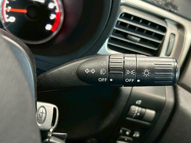 フォレスター 2.0XT (禁煙車)(5速MT)(タイミングベルト交換済み)(4WD)(クルコン)(HIDヘッドライト)(パワーシート)(フルフラット)(シートヒーター)(フロント&リアフォグランプ)(純正17インチAW)(35枚目)