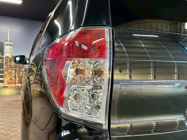 フォレスター 2.0XT (禁煙車)(5速MT)(タイミングベルト交換済み)(4WD)(クルコン)(HIDヘッドライト)(パワーシート)(フルフラット)(シートヒーター)(フロント&リアフォグランプ)(純正17インチAW)(55枚目)