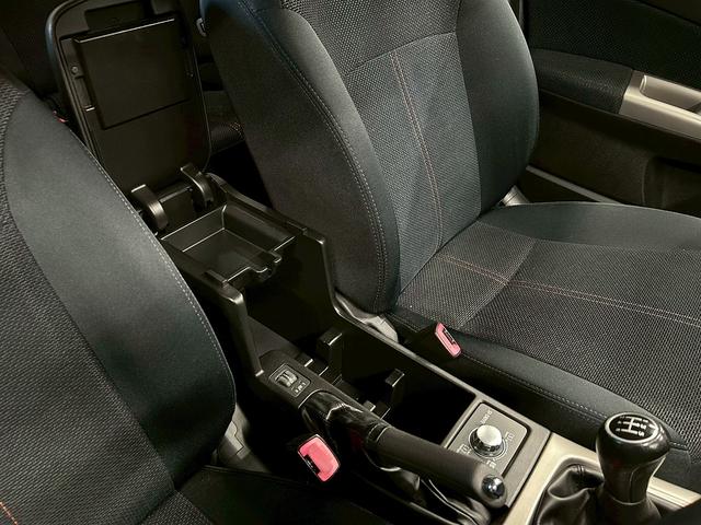 フォレスター 2.0XT (禁煙車)(5速MT)(タイミングベルト交換済み)(4WD)(クルコン)(HIDヘッドライト)(パワーシート)(フルフラット)(シートヒーター)(フロント&リアフォグランプ)(純正17インチAW)(60枚目)